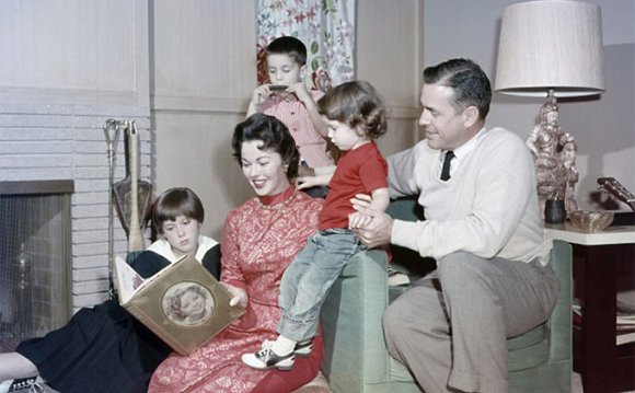 Ширли Темпл с семьей 1957г 951